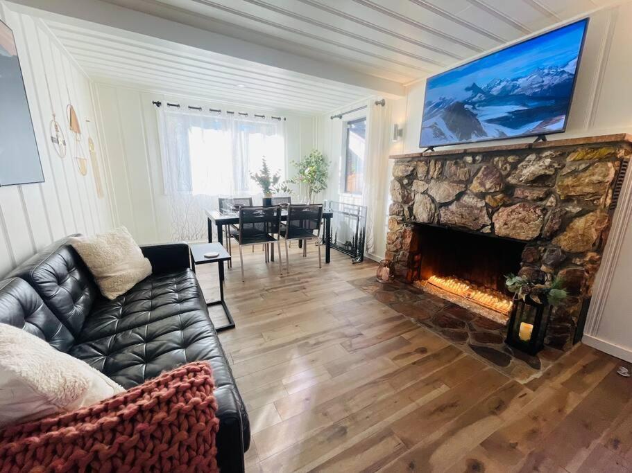 Sled-Ski Lakeside Village Cabin - Spa - Bbq - Firepit - Loft - Games 빅 베어 레이크 외부 사진