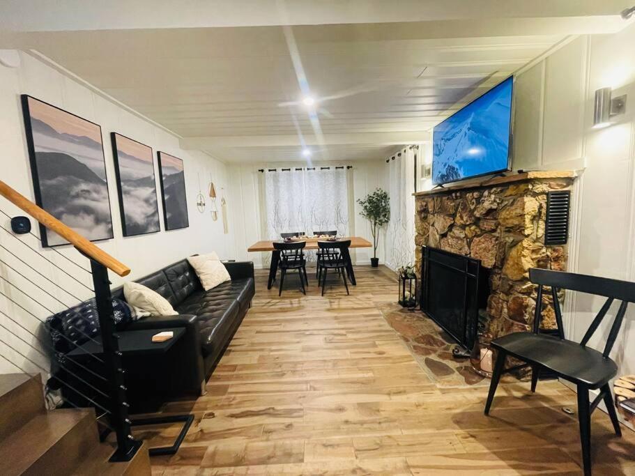 Sled-Ski Lakeside Village Cabin - Spa - Bbq - Firepit - Loft - Games 빅 베어 레이크 외부 사진