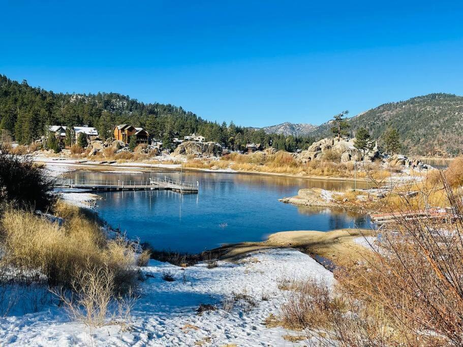 Sled-Ski Lakeside Village Cabin - Spa - Bbq - Firepit - Loft - Games 빅 베어 레이크 외부 사진